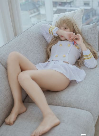 穿紧身牛仔裤美女被啪啪_BD韩语BD在线观看